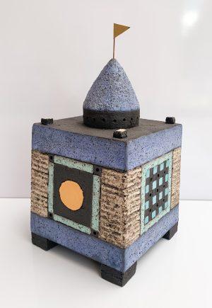 Froukje Dijkstra - Vierkant object met vlag