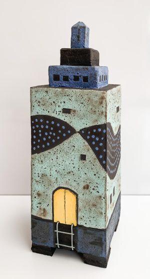 Froukje Dijkstra - Toren met gele deur en trapje